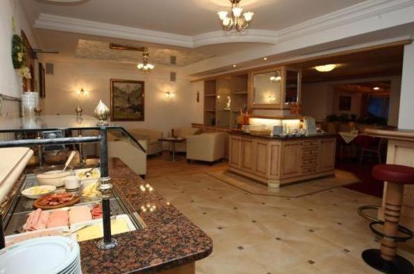 Hotel Garni Sonnenheim Фис Екстериор снимка