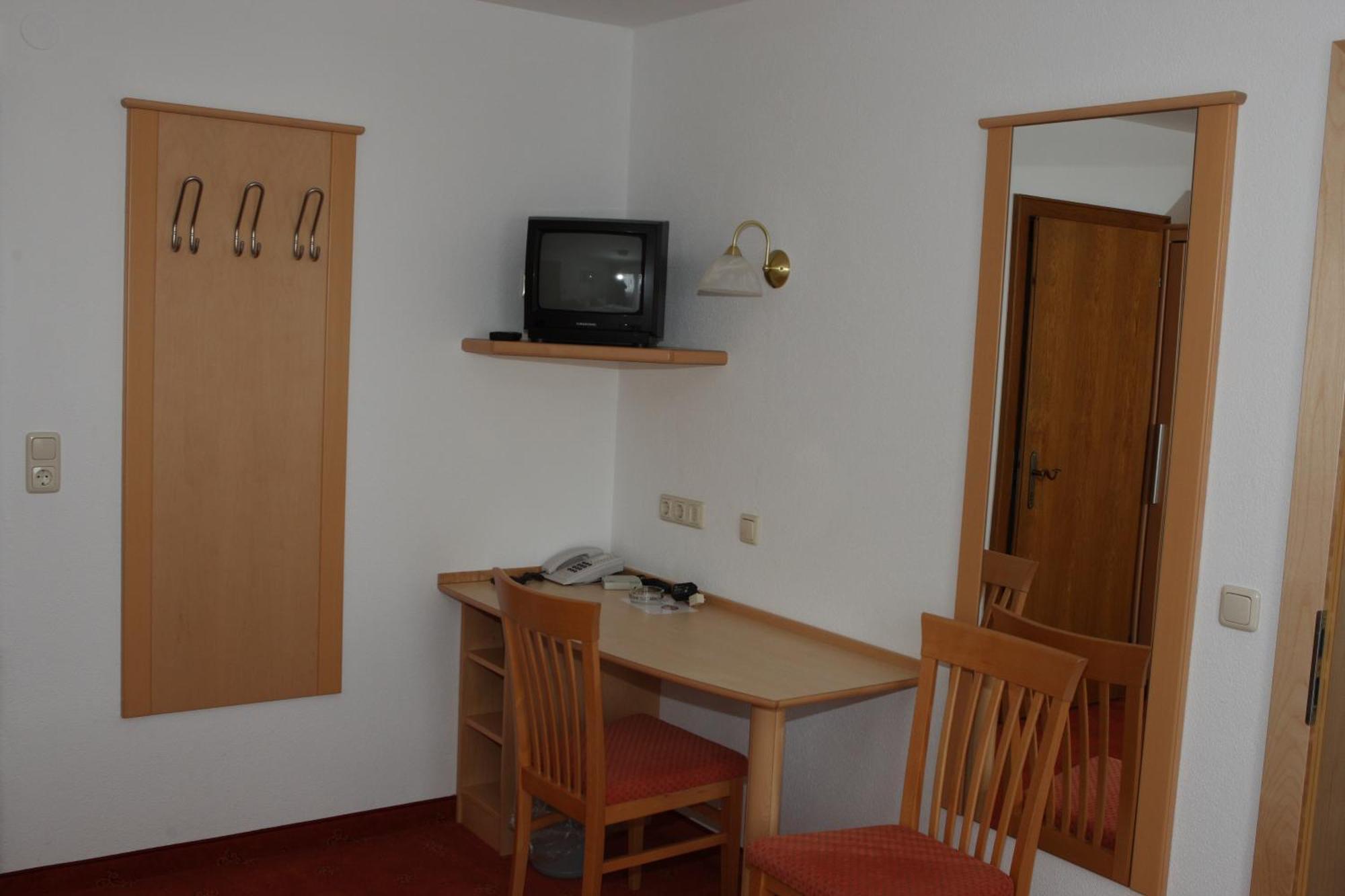 Hotel Garni Sonnenheim Фис Екстериор снимка