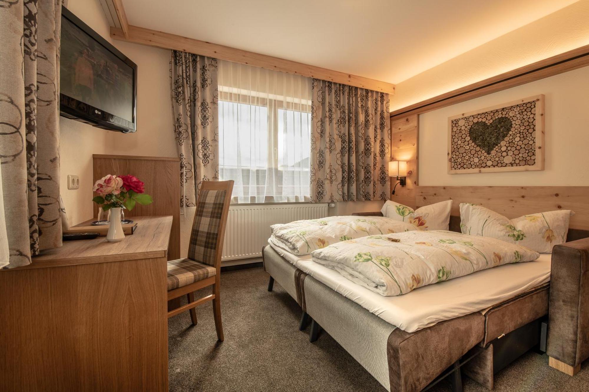 Hotel Garni Sonnenheim Фис Екстериор снимка